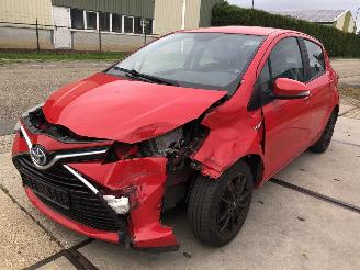 uszkodzony samochody osobowe Toyota Yaris 1.5 Hybrid Automaat E6 2015/4