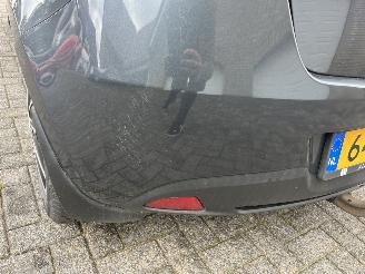Mazda 2  picture 31