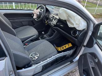 Volkswagen Up! Weinig km !! picture 15