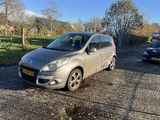 Damaged car Renault Scenic 1.4 tce Weinig km !! 2009/7