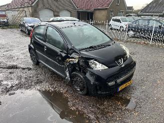 Peugeot 107 Weinig km !! picture 7