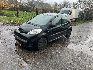 škoda osobní automobily Peugeot 107 Weinig km !! 2009/6