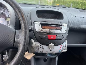 Peugeot 107 Weinig km !! picture 12