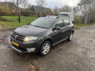 Unfallwagen Dacia Sandero Automaat !! Weinig km !! 2017/6