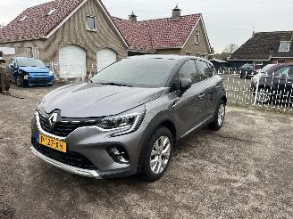 Vaurioauto  passenger cars Renault Captur E-TECH HYBRID ca 75000 km !! 2022/6