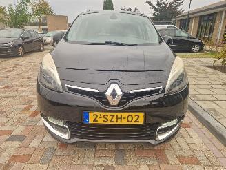 damaged passenger cars Renault Grand-scenic 1.2 TCE BOSE 7 PERS 2014/1