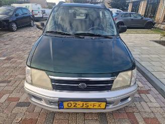 uszkodzony samochody osobowe Daihatsu Gran Move AUTOMAAT EN AIRCO 2002/8