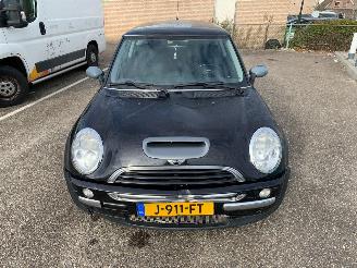 krockskadad bil auto Mini One 1.6 ONE 2004/2