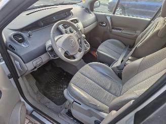 Renault Scenic 2.0 16v privilege luxe AUTOMAAT picture 9