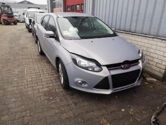 Coche siniestrado Ford Focus Focus 3, Hatchback, 2010 / 2020 1.0 Ti-VCT EcoBoost 12V 125 2014