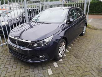 Vrakbiler auto Peugeot 308 308 (L3/L8/LB/LH/LP), Hatchback 5-drs, 2013 / 2021 1.5 BlueHDi 130 2018/8