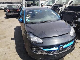 Vrakbiler auto Opel Adam Adam, Hatchback 3-drs, 2012 / 2019 1.4 16V 2015