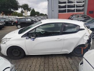 Peugeot 208 208 I (CA/CC/CK/CL), Hatchback, 2012 / 2019 1.0 Vti 12V PureTech picture 3