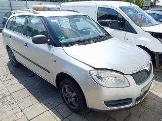 Salvage car Skoda Fabia Fabia II Combi, Combi 5-drs, 2007 / 2015 1.2i 12V 2009/3