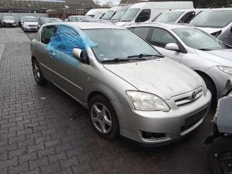 Salvage car Toyota Corolla Corolla (E12), Hatchback, 2002 / 2007 1.4 D-4D 16V 2004