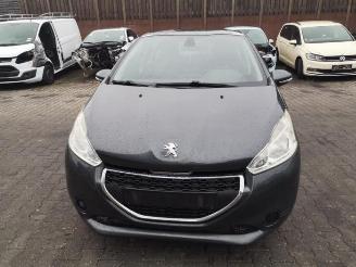 Vrakbiler auto Peugeot 208 208 I (CA/CC/CK/CL), Hatchback, 2012 / 2019 1.2 Vti 12V PureTech 82 2014/7