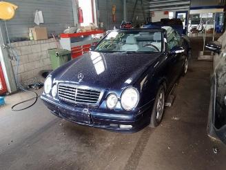 Uttjänta bilar auto Mercedes CLK CLK (R208), Cabrio, 1997 / 2002 3.2 320 V6 18V 2000/6