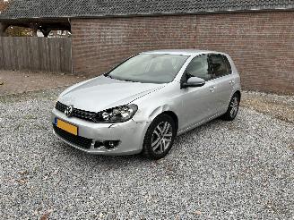 damaged passenger cars Volkswagen Golf  2009/1