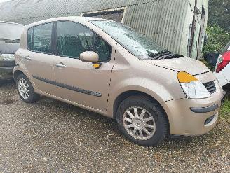Uttjänta bilar auto Renault Modus 1.6-16V Privilège Luxe 2005/9