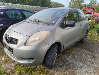 Salvage car Toyota Yaris 1.0 VVTi 2006/10
