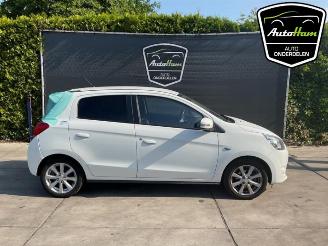 Vrakbiler auto Mitsubishi Space-star Space Star (A0), Hatchback, 2012 1.2 12V 2015/4