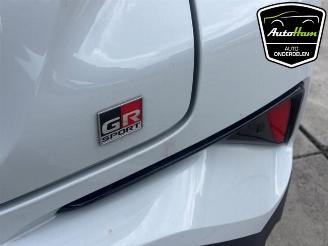 Toyota C-HR C-HR (X1,X5), SUV, 2016 2.0 16V Hybrid picture 9