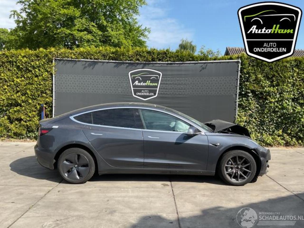 Tesla Model 3 Model 3, Sedan, 2017 Long Range AWD 75 kWh