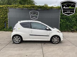 Coche siniestrado Peugeot 107 107, Hatchback, 2005 / 2014 1.0 12V 2008/10