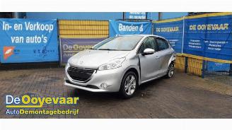 Coche siniestrado Peugeot 208 208 I (CA/CC/CK/CL), Hatchback, 2012 / 2019 1.6 Vti 16V 2014/2