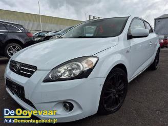Uttjänta bilar auto Kia Pro cee d Pro cee'd (EDB3), Hatchback 3-drs, 2008 / 2012 1.4 CVVT 16V 2009/10