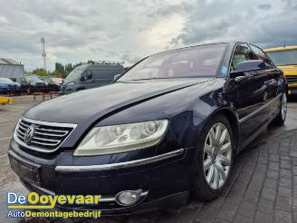 Coche siniestrado Volkswagen Phaeton Phaeton (3D), Sedan, 2002 / 2016 6.0 W12 48V 4Motion Lang 2004/11