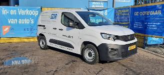 krockskadad bil auto Peugeot Partner Peugeot Partner 1.5 BlueHDi 100 S&S L1 2023/10