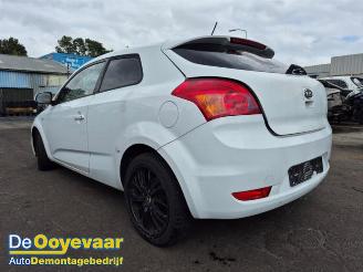 Kia Pro cee d Pro cee'd (EDB3), Hatchback 3-drs, 2008 / 2012 1.4 CVVT 16V picture 4