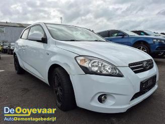Kia Pro cee d Pro cee'd (EDB3), Hatchback 3-drs, 2008 / 2012 1.4 CVVT 16V picture 2