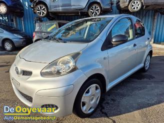 disassembly passenger cars Toyota Aygo Aygo (B10), Hatchback, 2005 / 2014 1.0 12V VVT-i 2010/9