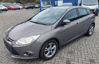 Damaged car Ford Focus Ford Focus Lim. Sync Edition 2014/5