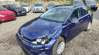 krockskadad bil auto Volkswagen Golf VW Golf VII Variant Trendline BMT/Start-Stop 2019/12