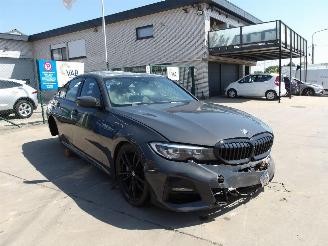 Damaged car BMW 3-serie M-PAKKET 2020/9