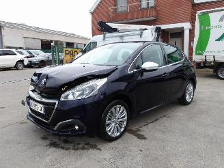 Coche accidentado Peugeot 208  2017/2