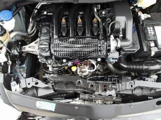 Peugeot 208  picture 16