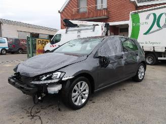 Coche accidentado Volkswagen Golf  2019/7