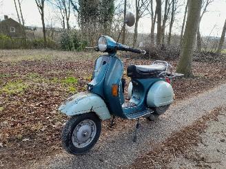 uszkodzony motocykle Vespa  125 cc klassieke motorfiets voor restauratie 1982/12