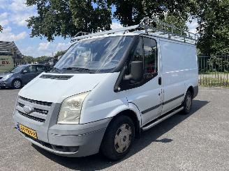 krockskadad bil bedrijf Ford Transit 260S FD VAN 85 LR 4.23 2007/7