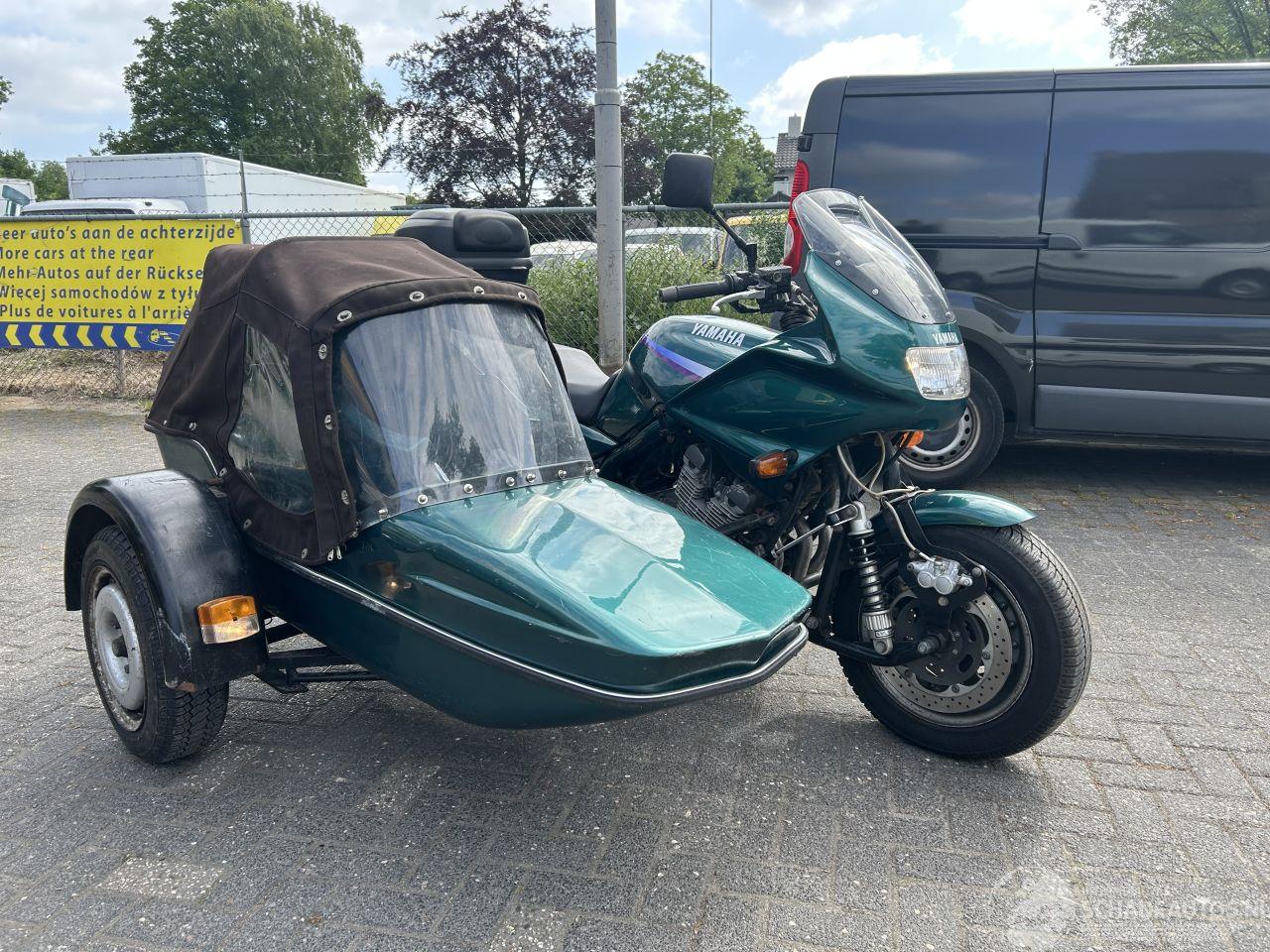 Yamaha XJ 900 S met zijspan