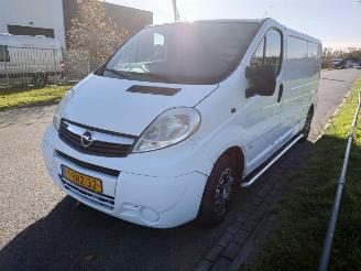 skadebil bedrijf Opel Vivaro 2.0 CDTI 84KW L2/H1 AIRCO 2011/11