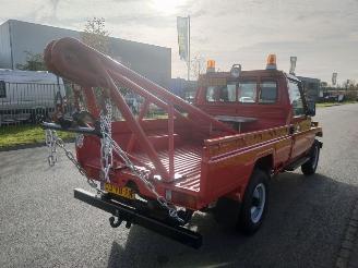Toyota Landcruiser 70 4.2 6 CILINDER PICK-UP 4X4 TAKELWAGEN picture 13
