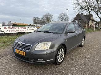 Schadeauto Toyota Avensis 2.2 D-4D D-CAT WAGON LINEA LUNA  PRIJS IS INCL. BTW !!!! 2006/1