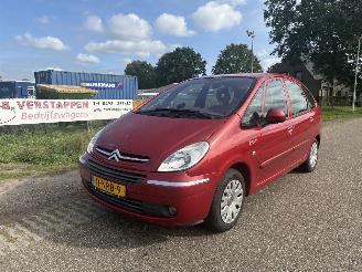 uszkodzony samochody osobowe Citroën Xsara PICASSO 1.6I-16V IMAGE 2010/10