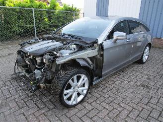 krockskadad bil auto Mercedes CLS 350 V6 CDI Navi Leder 2013/3