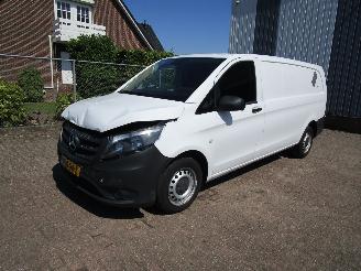 krockskadad bil bedrijf Mercedes Vito 110 CDI Extra Lang Airco 2021/9